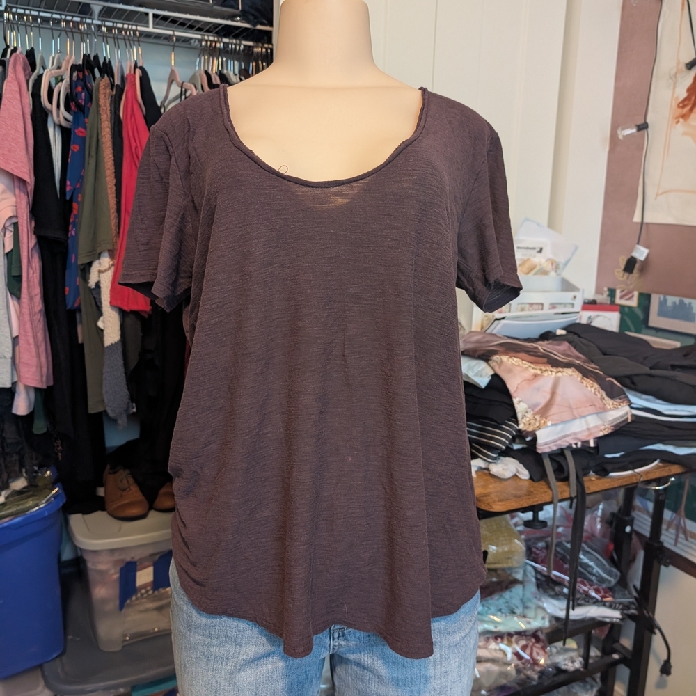M//C Women's Casual Tshirt in Purple/Maroon Size Small, oversized